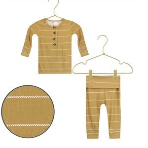 New in box Lou lou and company top + bottoms set